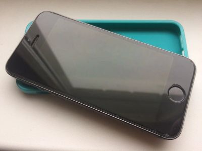 Лот: 8939717. Фото: 1. iPhone 5s 32 Gb. Смартфоны