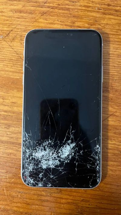 Лот: 25678747. Фото: 1. Разбитый iPhone X. Смартфоны