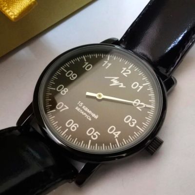 Лот: 10717264. Фото: 1. Однострелочник Луч (черный). Оригинальные наручные часы