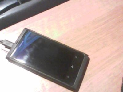 Лот: 3301867. Фото: 1. Nokia Lumia 800 есть все чеки... Кнопочные мобильные телефоны