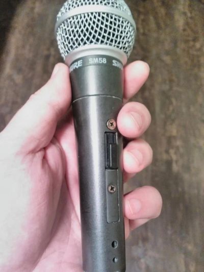 Лот: 8638231. Фото: 1. Микрофон Shure SM58 оригинал. Студийные микрофоны, радиомикрофоны и радиосистемы