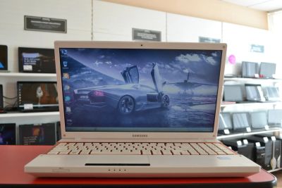 Лот: 15896547. Фото: 1. Samsung NP300V5A (15,6"/Intel... Ноутбуки