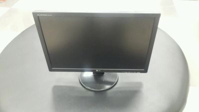 Лот: 9138347. Фото: 1. Монитор LG W2242S Хорошее состояние. ЖК-мониторы