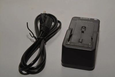 Лот: 7293529. Фото: 1. Зарядное устройство Sony BC-V615... Аккумуляторы, зарядные