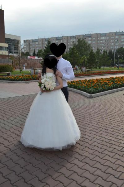 Лот: 7782784. Фото: 1. Свадебное платье. Свадебные платья