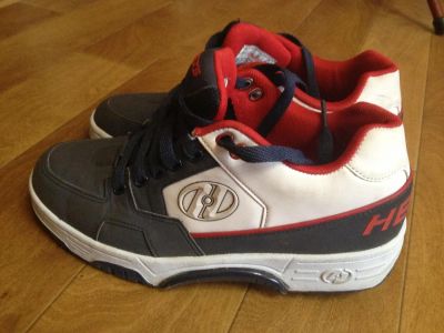 Лот: 5346693. Фото: 1. Роликовые кроссовки Heelys. Кеды, кроссовки