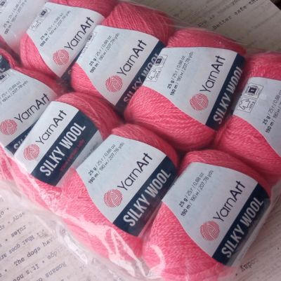 Лот: 19853547. Фото: 1. Пряжа для вязания YarnArt SilkyWool. Ткани, нитки, пряжа