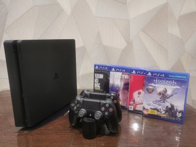 Лот: 18402738. Фото: 1. PlayStation 4 Slim 1tb + 2 геймпада... Игровые приставки, консоли