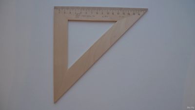 Лот: 17102427. Фото: 1. Новый треугольник деревянный. Другое (канцелярские и офисные товары)