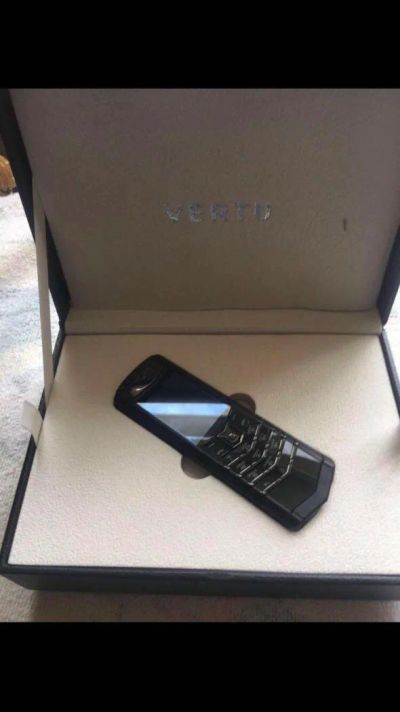 Лот: 10448876. Фото: 1. vertu signature. Кнопочные мобильные телефоны