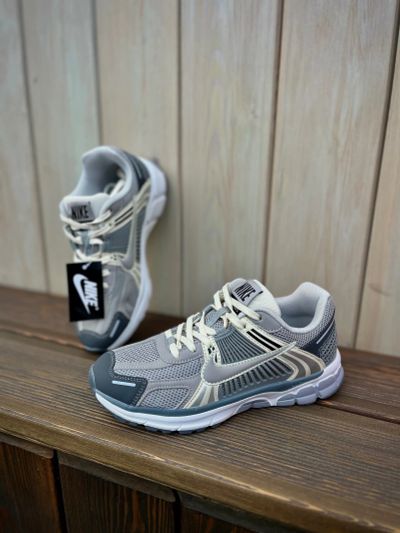 Лот: 25670000. Фото: 1. Кроссовки Nike. Кеды, кроссовки, слипоны