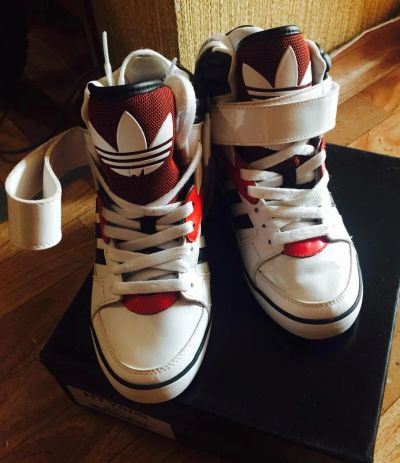 Лот: 8237155. Фото: 1. Сникерсы adidas. Кеды, кроссовки, слипоны