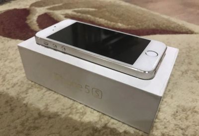 Лот: 10839733. Фото: 1. Apple iPhone 5s 16GB gold. Смартфоны