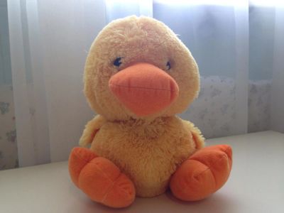 Лот: 5139789. Фото: 1. Мягкая игрушка Утенок. Мягкие