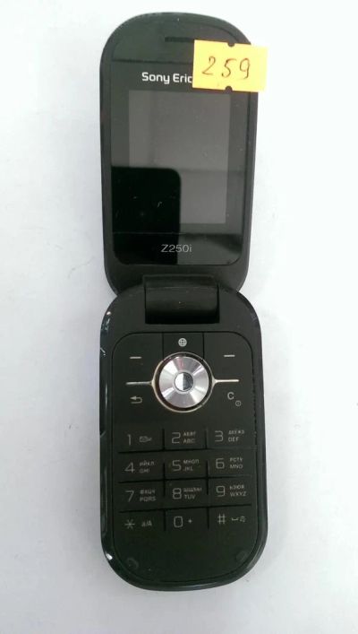 Лот: 6518630. Фото: 1. Сотовый телефон Sony Ericsson... Кнопочные мобильные телефоны