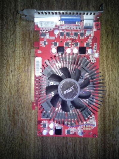 Лот: 3264161. Фото: 1. Palit GeForce 9800GT GREEN. Видеокарты