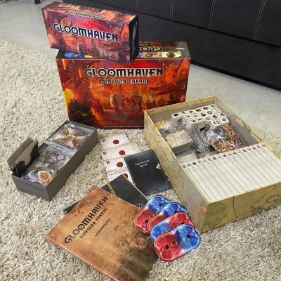 Лот: 16625247. Фото: 1. Мрачная гавань Gloomhaven. Настольные игры, карты