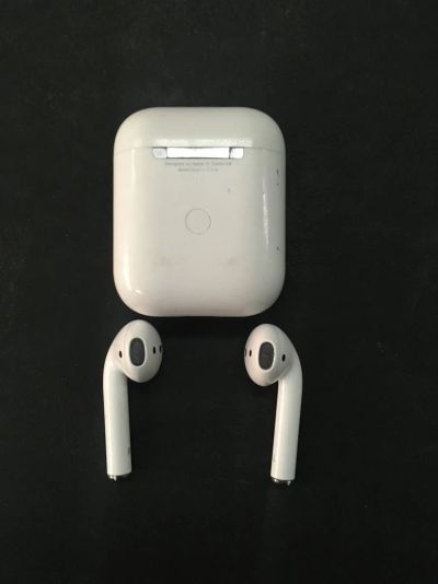 Лот: 16140550. Фото: 1. Наушники Apple AirPods 2. Красноярск