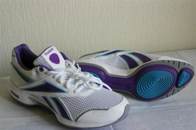 Лот: 1847594. Фото: 1. Кроссовки женские Reebok Easy... Кеды, кроссовки, слипоны