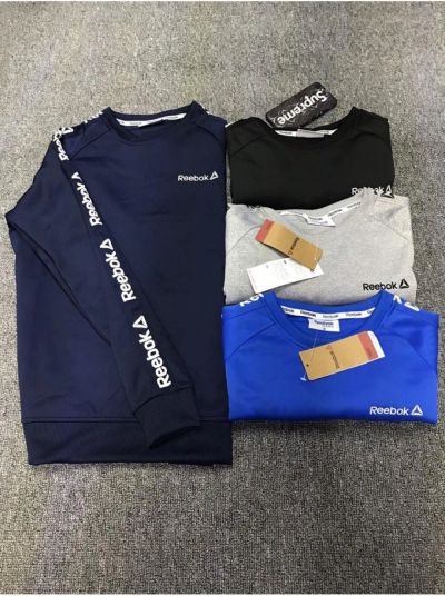 Лот: 16768567. Фото: 1. 1 Свитшот reebok. Свитеры, толстовки, худи