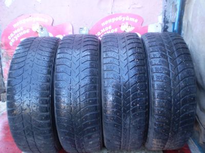 Лот: 14575987. Фото: 1. Шины зима Bridgestone 195\65\15. Шины