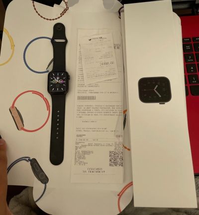 Лот: 17888334. Фото: 1. Apple Watch SE. Смарт-часы, фитнес-браслеты, аксессуары