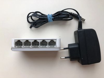 Лот: 25190197. Фото: 1. Коммутатор D-Link DES-1005C (100Mbps... Коммутаторы