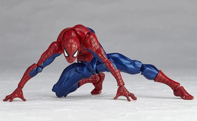 Лот: 10804642. Фото: 1. Фигурка человек-паук Spiderman. Фигурки, статуэтки