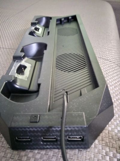 Лот: 15302760. Фото: 1. Подставка для playstation 4 pro. Аксессуары для игровых приставок, консолей, геймпады