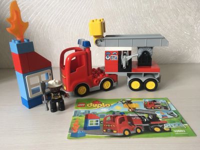 Лот: 18177899. Фото: 1. Lego DUPLO пожарная машина. Конструкторы