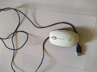 Лот: 17335614. Фото: 1. Лазерная мышь logitech, б/у. Клавиатуры и мыши