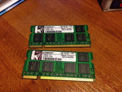 Лот: 6618552. Фото: 1. 2x1Gb SO-DIMM Kingston с чипами... Оперативная память