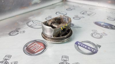 Лот: 24398449. Фото: 1. Поршень Mazda CX-9 CAY5 CAY1-02-200. Двигатель и элементы двигателя