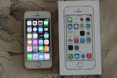 Лот: 8363318. Фото: 1. Iphone 5s 32 gb gold торг. Смартфоны