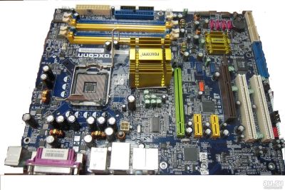 Лот: 13997184. Фото: 1. Материнская плата Foxconn 915... Материнские платы