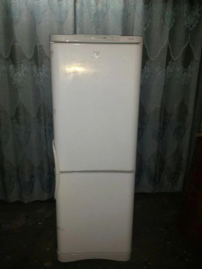 Лот: 8765389. Фото: 1. Холодильник Indesit No Frost. Холодильники, морозильные камеры