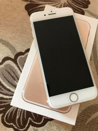 Лот: 10081686. Фото: 1. iPhone 7. Смартфоны