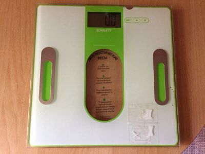 Лот: 10019952. Фото: 1. Весы напольные Scarlett. Остальная техника