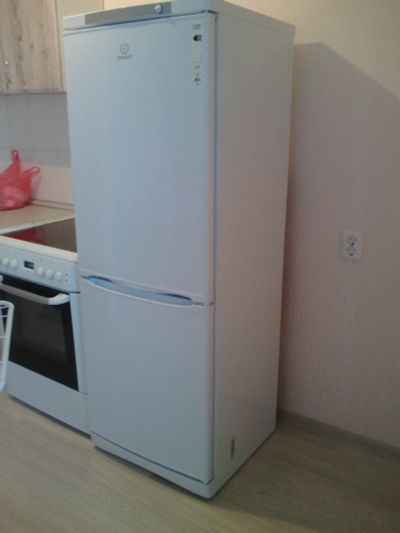 Лот: 12776599. Фото: 1. Холодильник Indesit SB167.027. Холодильники, морозильные камеры