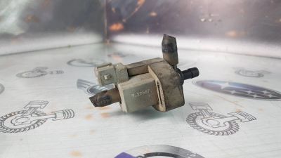 Лот: 23584628. Фото: 1. Клапан электромагнитный Land Rover... Топливная система