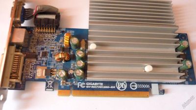 Лот: 5725541. Фото: 1. GigaByte GeForce 7300GS 128MB... Видеокарты