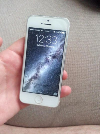 Лот: 7173728. Фото: 1. IPhone 5 32 гб (белый). Смартфоны