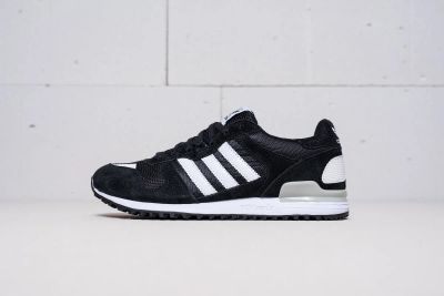 Лот: 11617785. Фото: 1. Кроссовки Adidas ZX 700. Кеды, кроссовки, слипоны