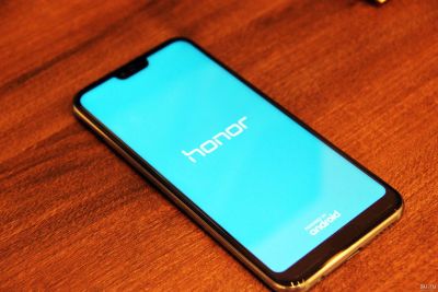 Лот: 15256925. Фото: 1. Смартфон Honor 10 64 ГБ Ледяной... Смартфоны