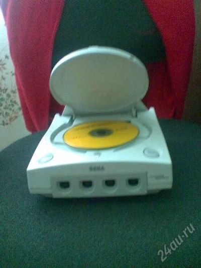Лот: 144903. Фото: 1. sega dreamcast (2 Штуки). Другое (игровые приставки, консоли, видеоигры)