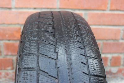 Лот: 25668412. Фото: 1. Шина зимняя Bridgestone Blizzak... Шины