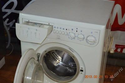 Лот: 2535283. Фото: 1. Стиральная машина Indesit W105TX... Стиральные машины