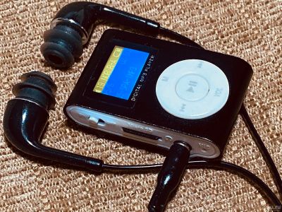 Лот: 17330348. Фото: 1. MP3 плеер с наушниками Супер. Наушники, гарнитуры