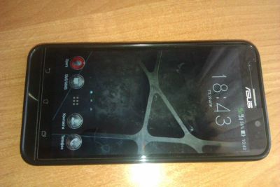 Лот: 7428527. Фото: 1. asus ZenFone 2 ze550ml. Смартфоны