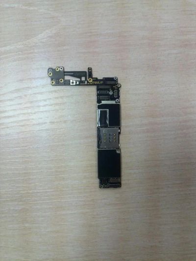 Лот: 7993236. Фото: 1. Материнская плата для iPhone 6... Микросхемы и платы